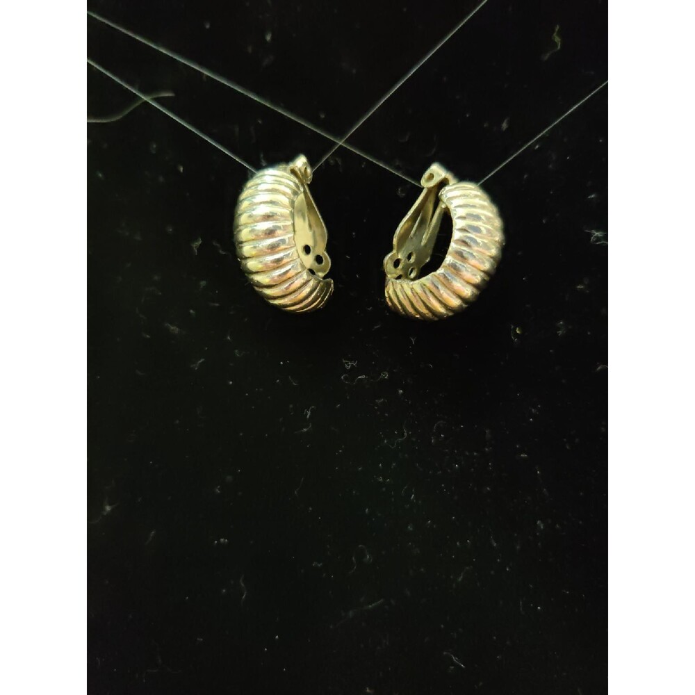 Lisner Silver tone Clip On Earrings